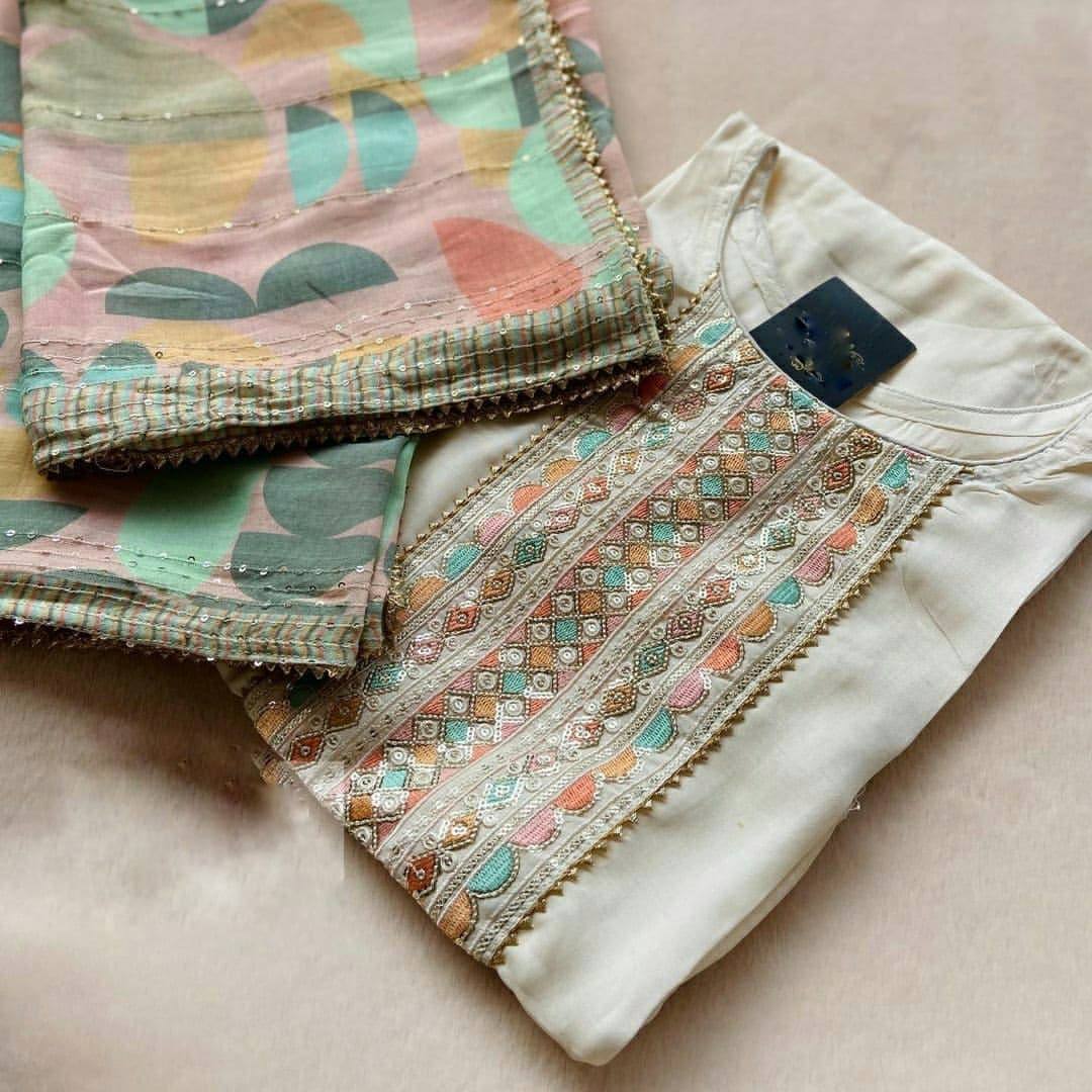 White Elegant Maska Cotton Silk Straight Suit Set with Maslin Cotton Printed Dupatta
