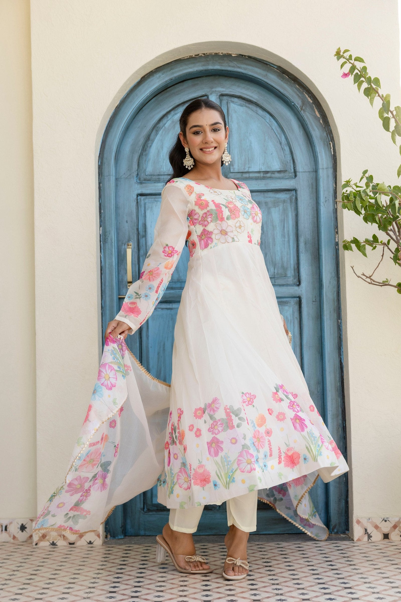 White Floral Digital Printed Organza Silk Anarkali Set with Gota Lace Dupatta – Fully Stitched ClothsVilla