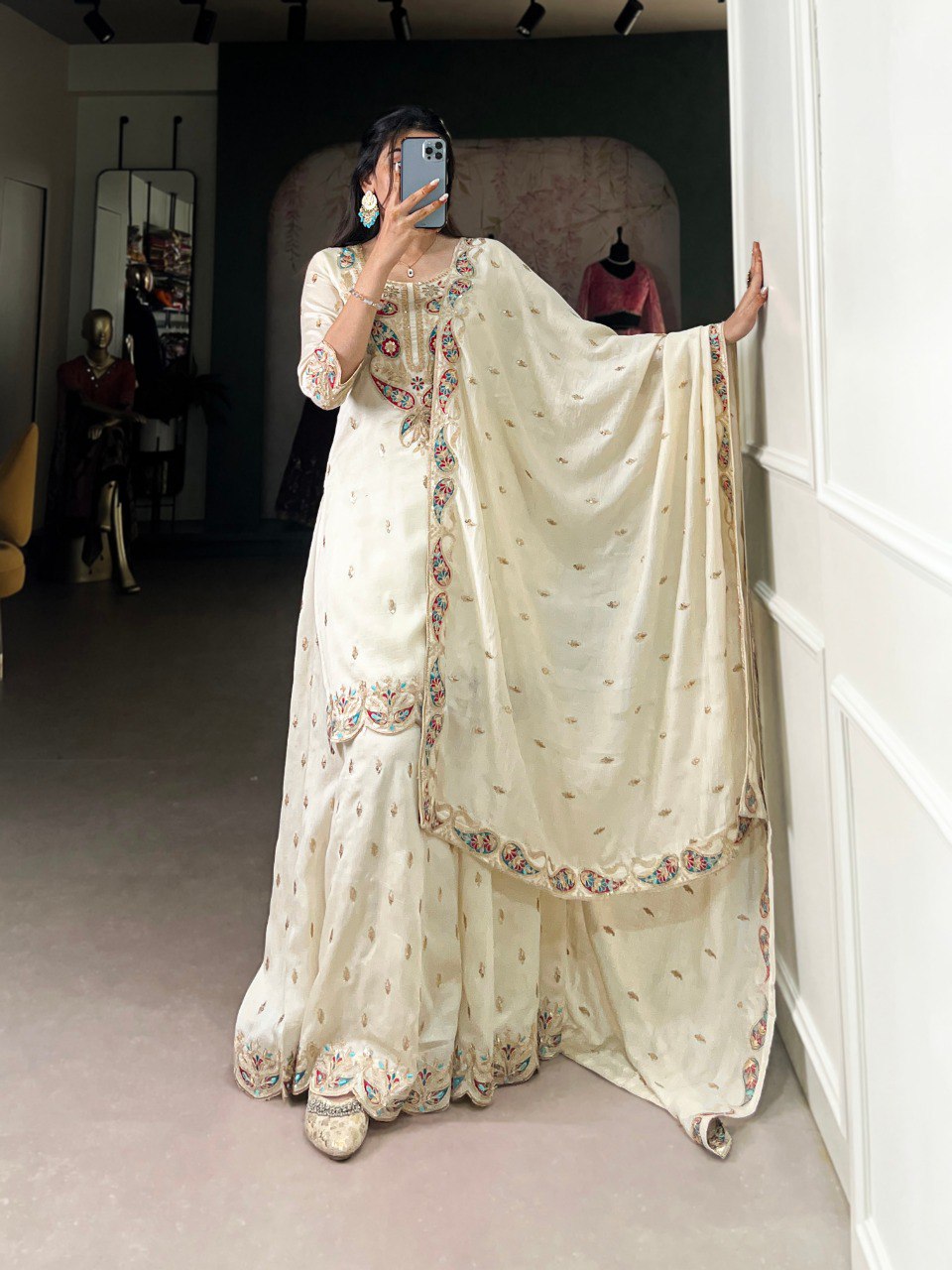 Off White Graceful Vichitra Silk Ensemble – A Perfect Fusion of Classic Elegance & Modern Flair