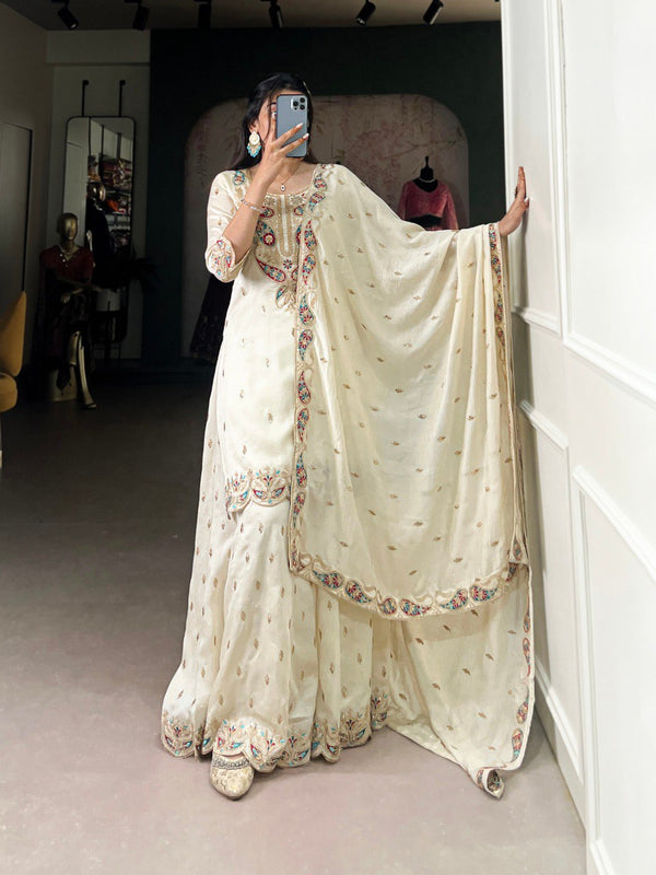 Off White Graceful Vichitra Silk Ensemble – A Perfect Fusion of Classic Elegance & Modern Flair