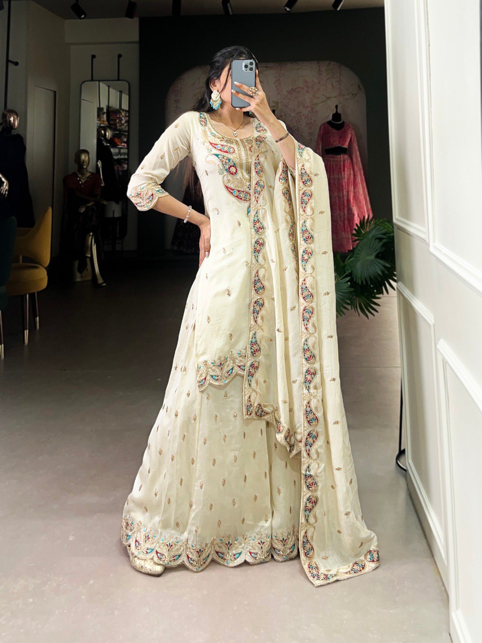 Off White Graceful Vichitra Silk Ensemble – A Perfect Fusion of Classic Elegance & Modern Flair