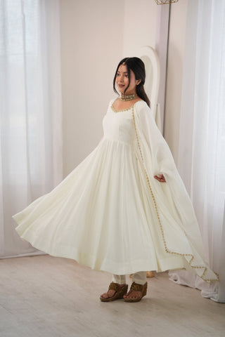White Heavy Pure Mal Chanderi Anarkali Gown Clothsvilla