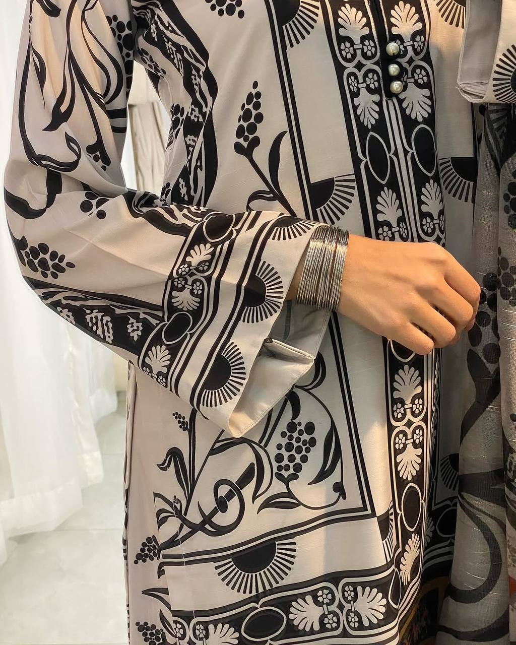 White Pure Natural Crepe Digital Printed Kurti Plazzo Set with Chiffon Georgette Dupatta – Fully Stitched ClothsVilla