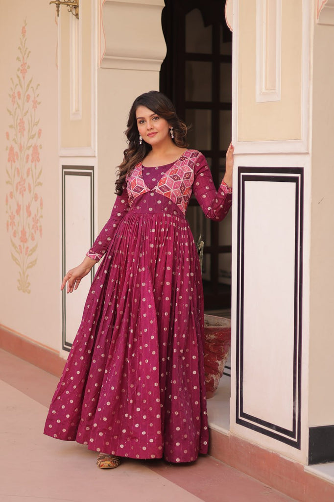 Wine Elegant Staple Jacquard Weaving Gown with Position Print Choli Clothsvilla