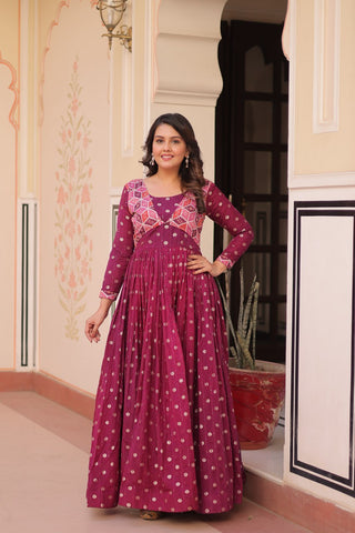 Wine Elegant Staple Jacquard Weaving Gown with Position Print Choli Clothsvilla