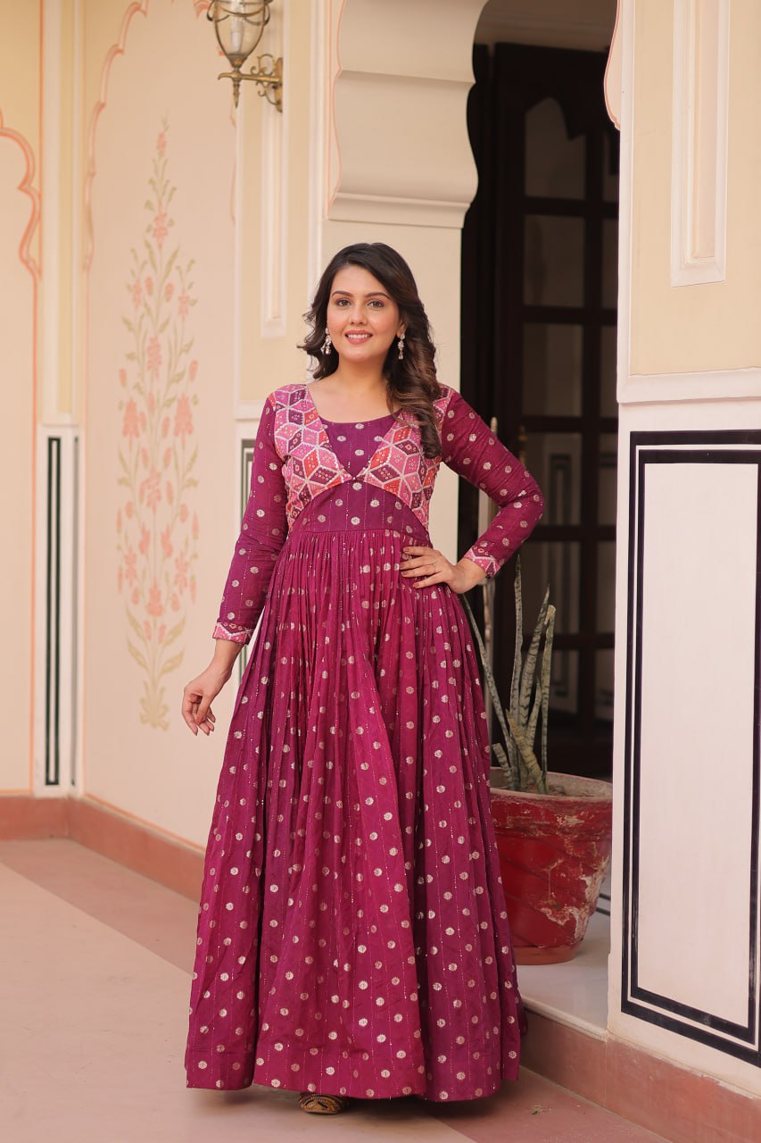 Wine Elegant Staple Jacquard Weaving Gown with Position Print Choli Clothsvilla