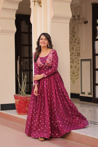 Wine Elegant Staple Jacquard Weaving Gown with Position Print Choli Clothsvilla