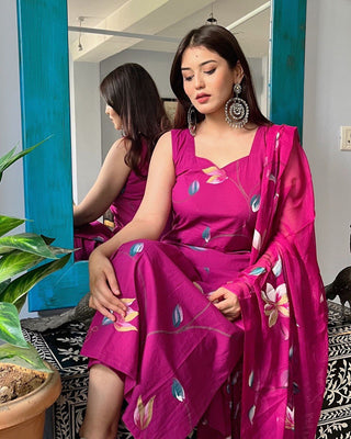 Wine Hot Elegant Floral Handpainted Straight Cut Suit ClothsVilla
