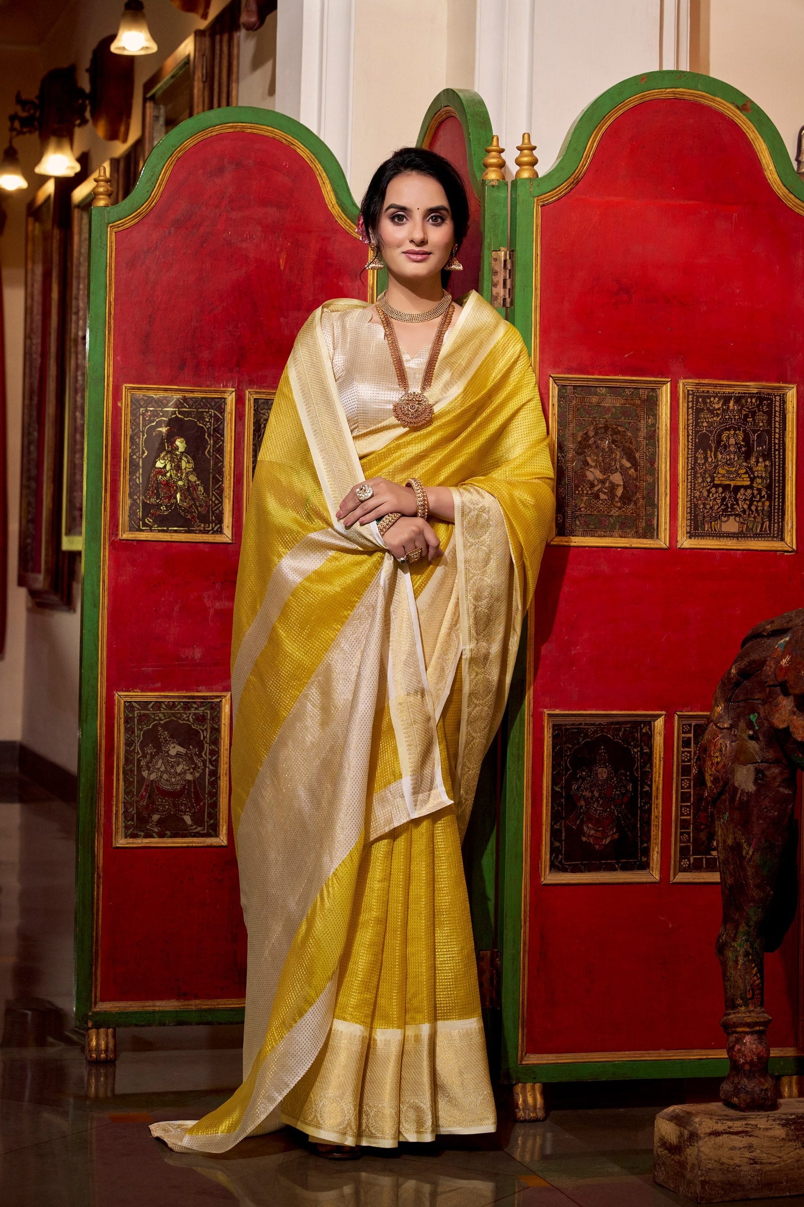 Yellow Elegant Jacquard Chex Saree with Zari Weaving Work – Includes Matching Blouse Piece Clothsvilla