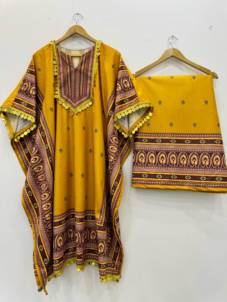 Yellow Elegant Viscose Velvet Kaftan with Plazo – Digital Print & Lace Border Secondary image