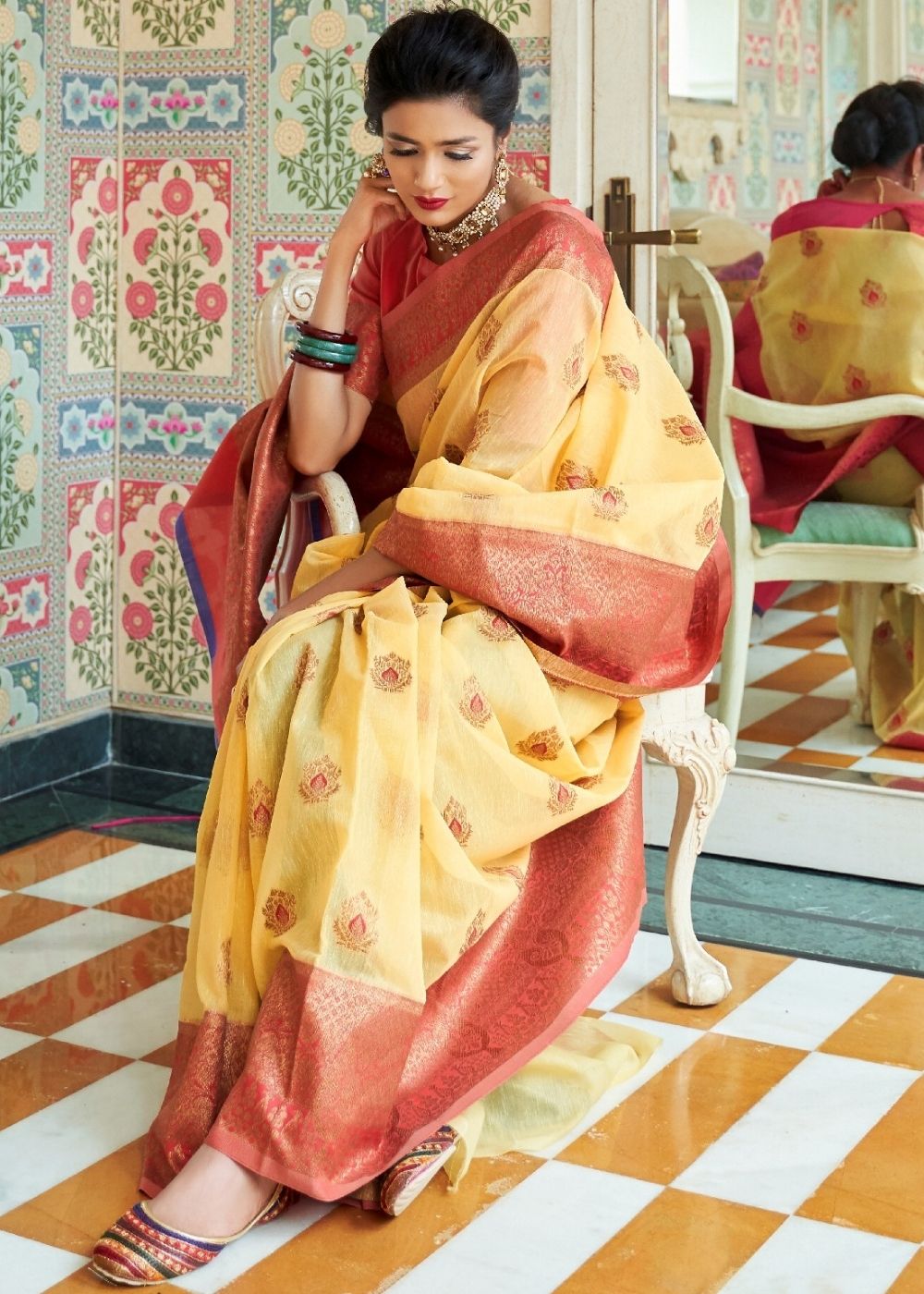 Yellow Woven Linen Silk Saree with Butti overall Secondary image