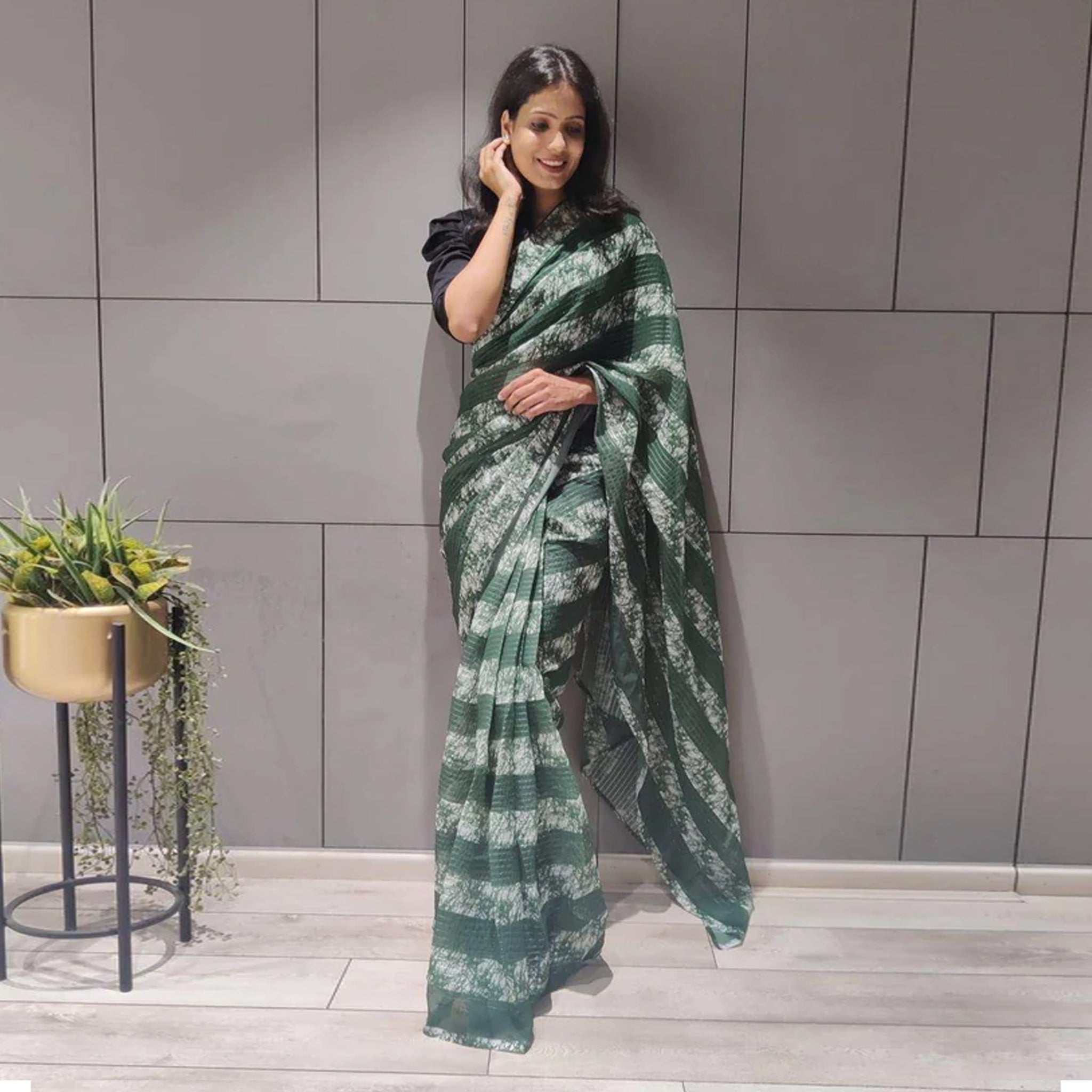 Printed Ready to Wear Georgette Saree Secondary image