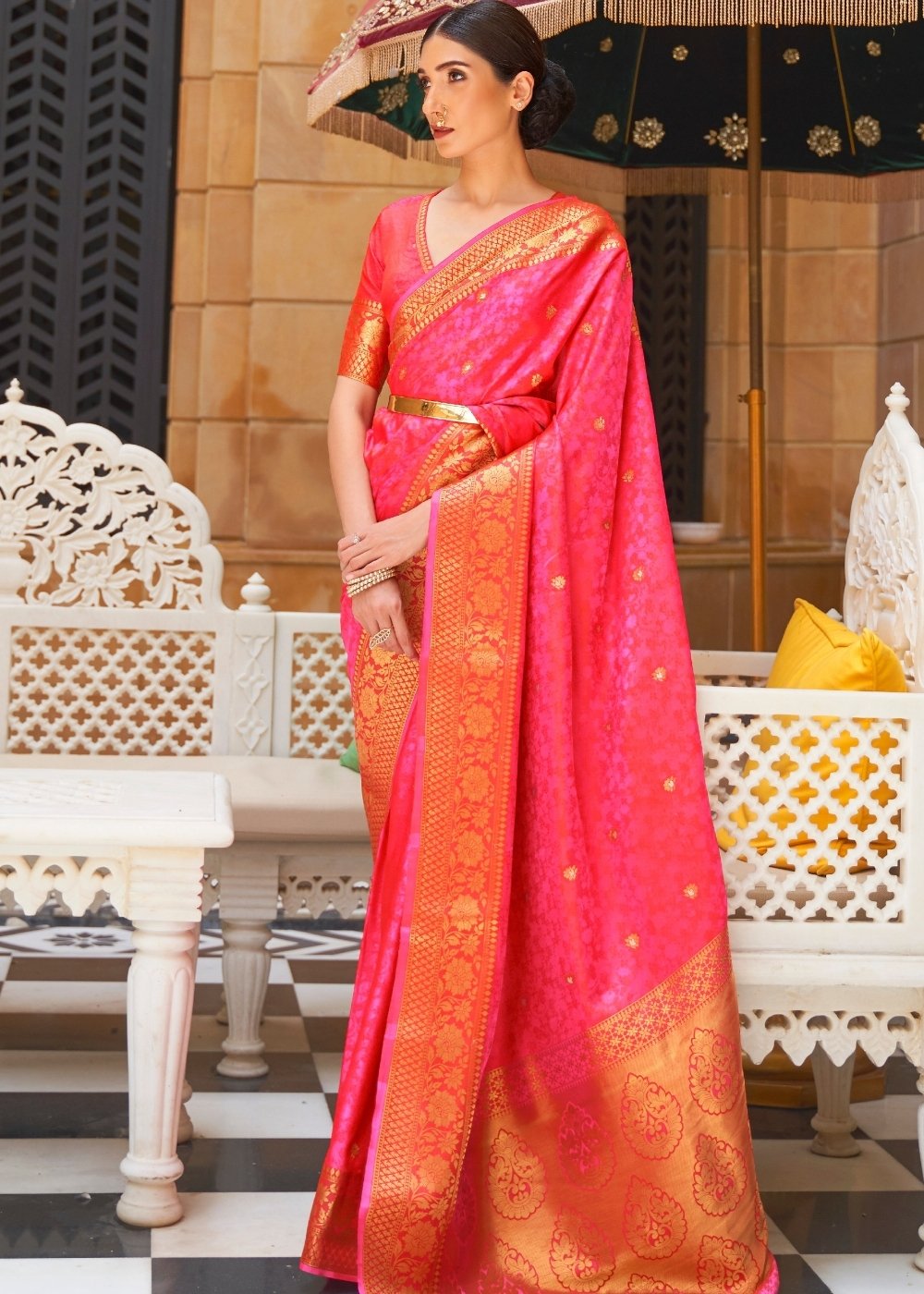 Hot Pink Woven Kanjivaram Silk Saree : Top Pick Clothsvilla Main image