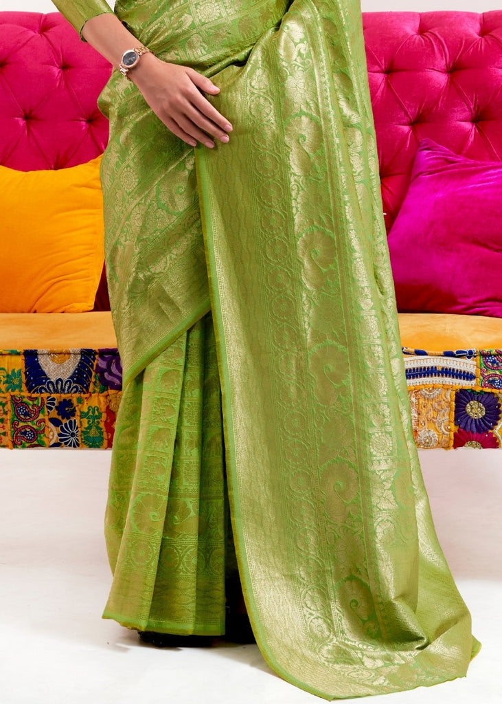 Kelly Green and Golden Blend Woven Kanjivaram Silk Saree Clothsvilla