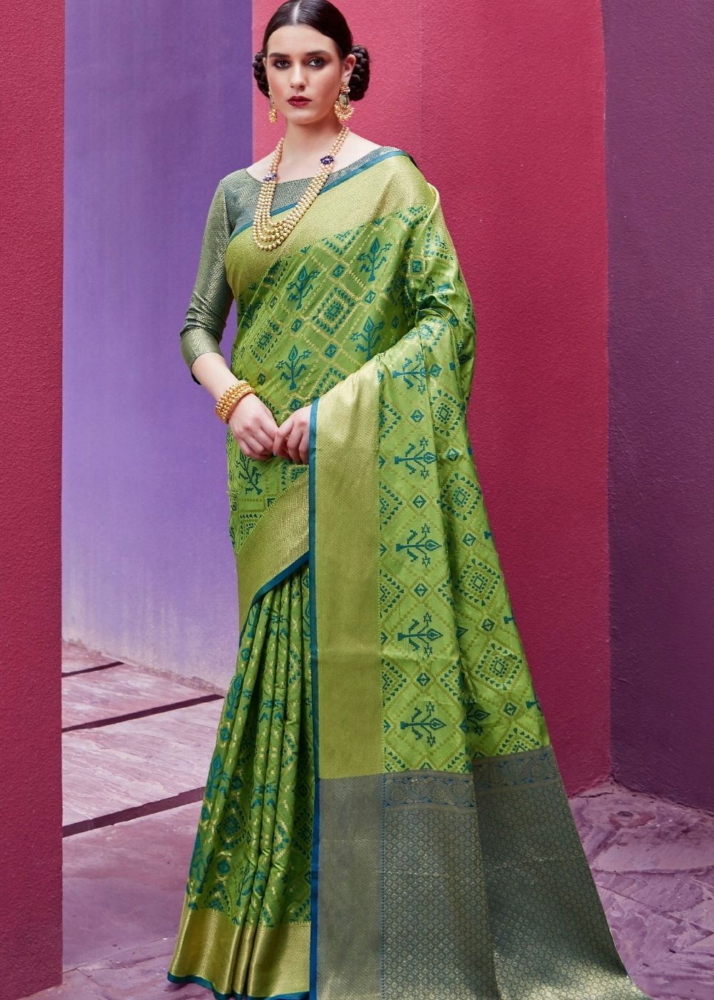 Emerald Green Woven Patola Silk Saree Clothsvilla Main image