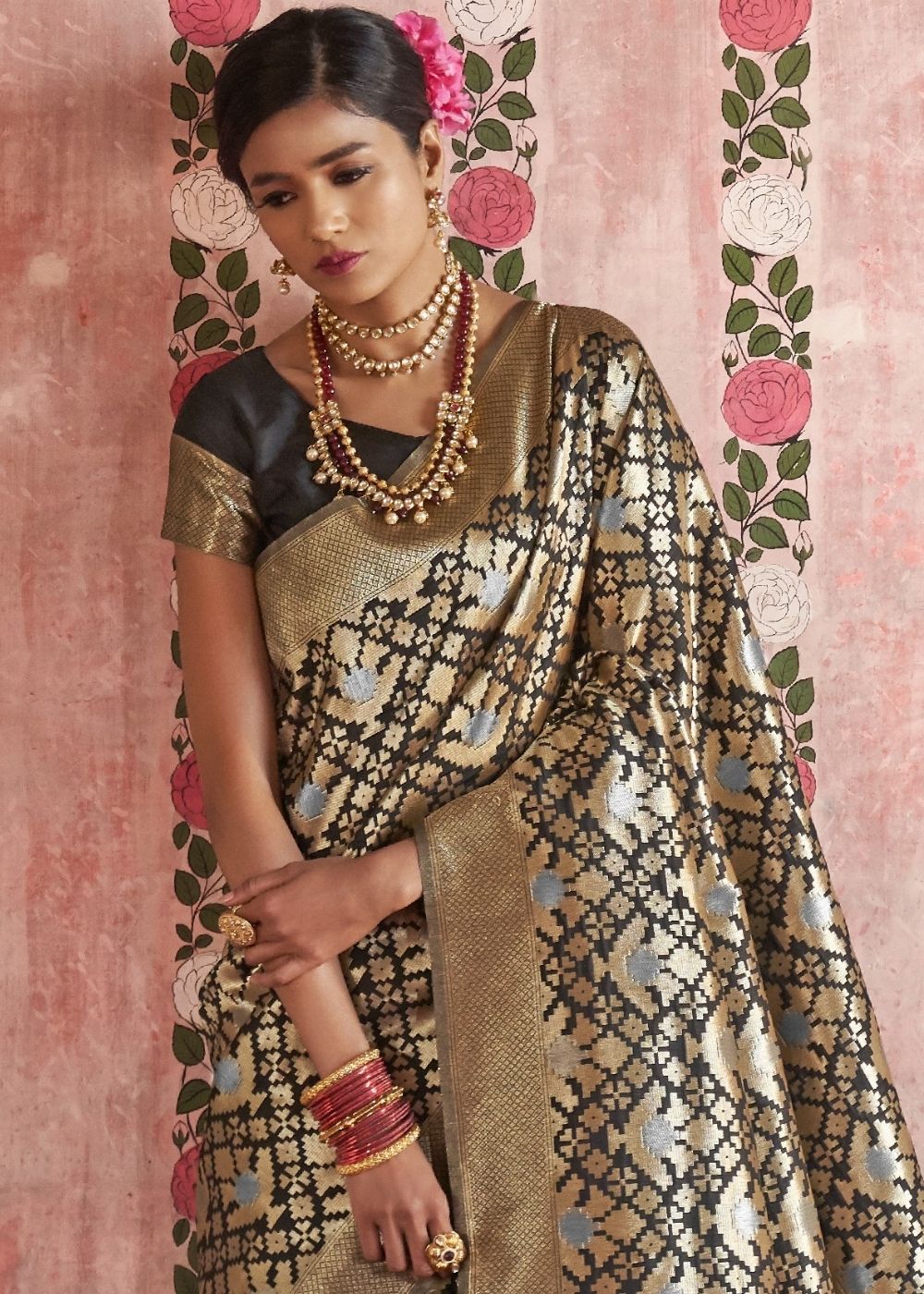 Midnight Black Handloom Weaving Silk Saree with Golden Border Secondary image