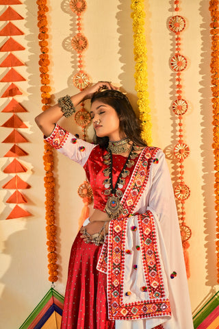Traditional Wear White & Red Color Navratri Special Lehenga Choli Clothsvilla