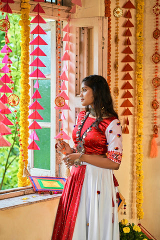 Traditional Wear White & Red Color Navratri Special Lehenga Choli Clothsvilla