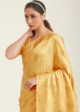 Load image into Gallery viewer, Poppy Golden Zari Butta Woven Banasari Silk Saree Clothsvilla