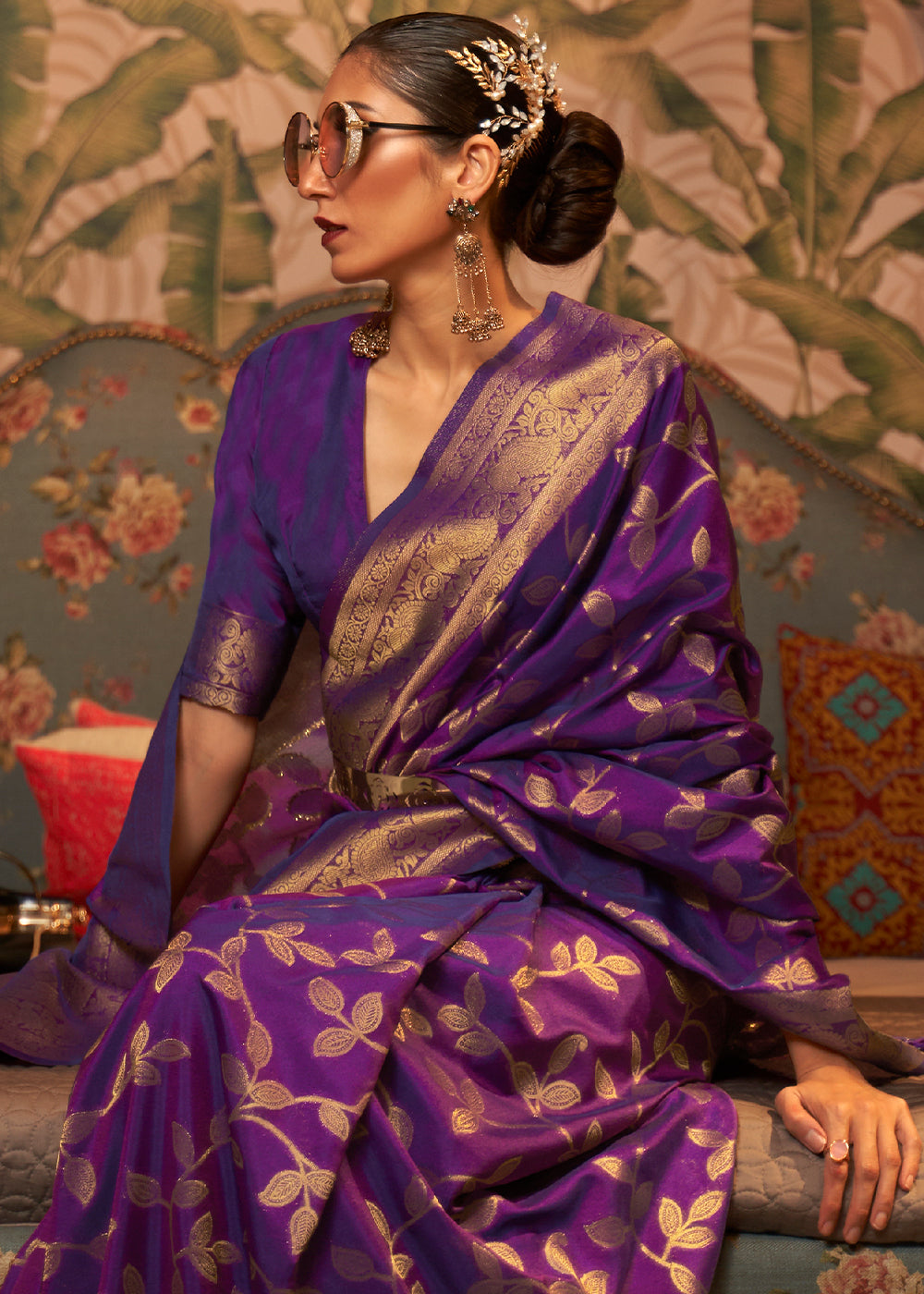 Lollipop Purple Woven Floral Banarasi Silk Saree Secondary image