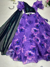 Load image into Gallery viewer, Marvelous Purple Color Lehenga With Blouse Attached Metallic Thread Dupatta Clothsvilla
