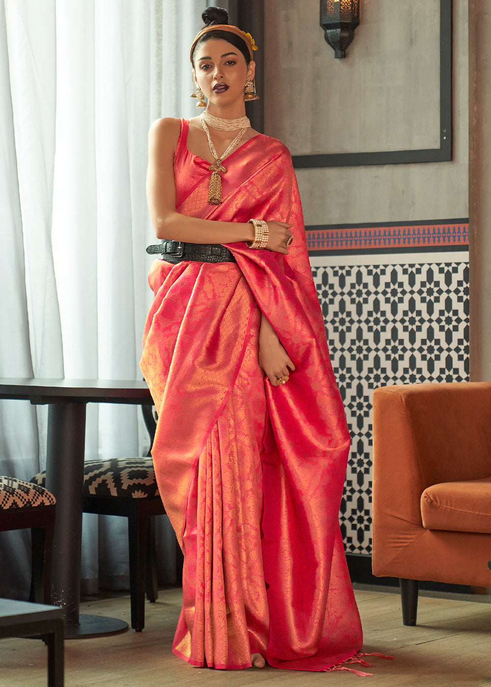 Congo Pink Two Tone Handloom Weaving Banarasi Silk Saree Clothsvilla Main image
