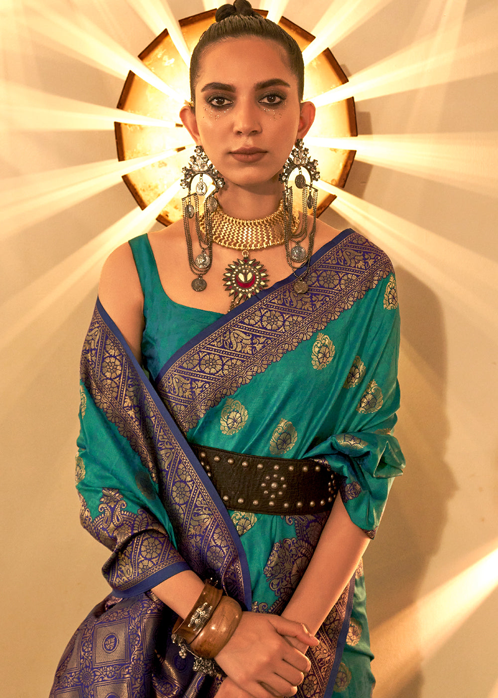 Greasy Green Handloom Woven Banarasi Silk Saree Secondary image