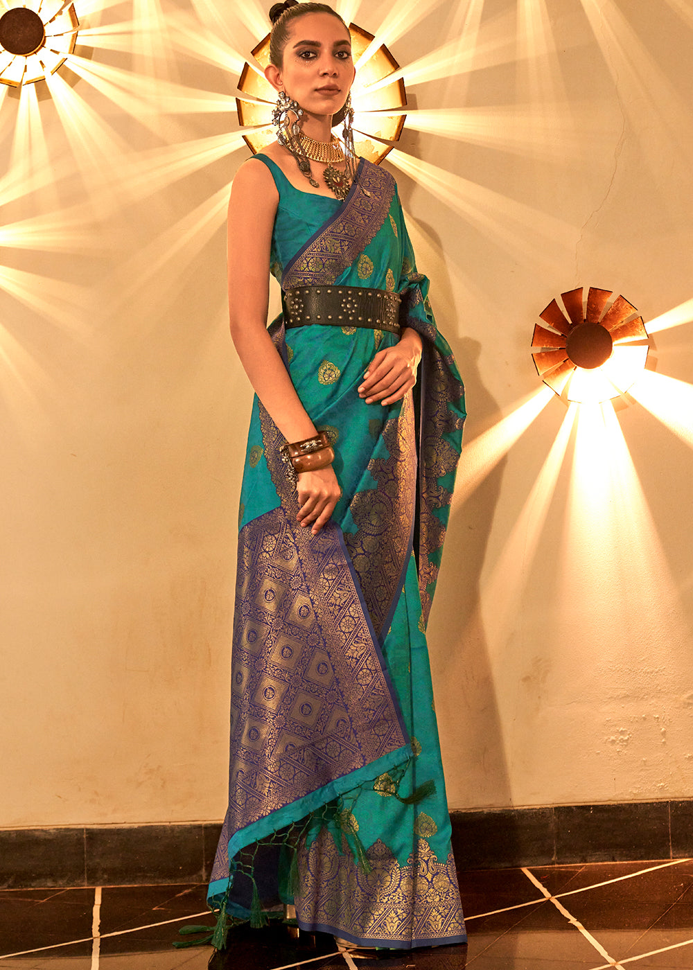 Greasy Green Handloom Woven Banarasi Silk Saree Clothsvilla Main image