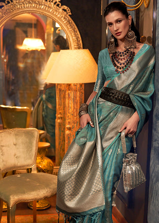 Dynasty Green Two Tone Handloom Woven Organza Silk Saree Clothsvilla