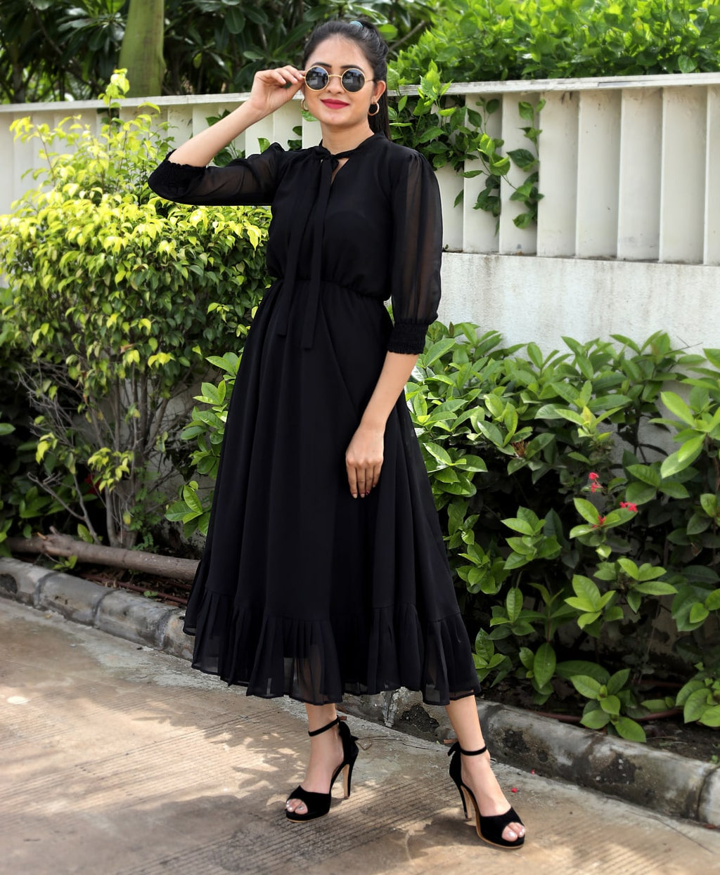 Women's Black Tunic with a Fashionable Flair Clothsvilla