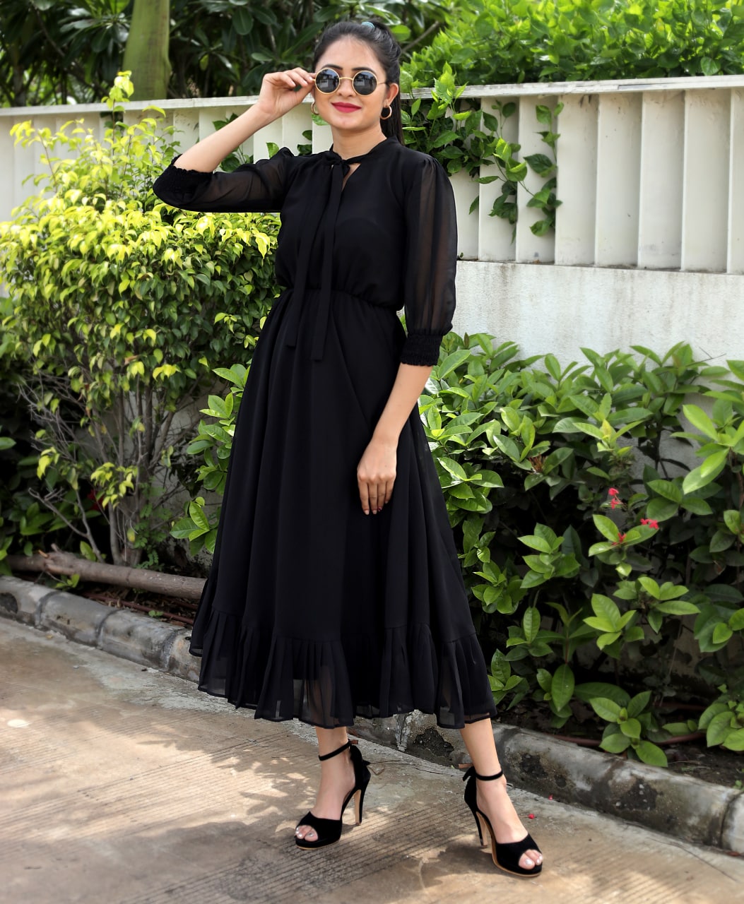 Women's Black Tunic with a Fashionable Flair Clothsvilla