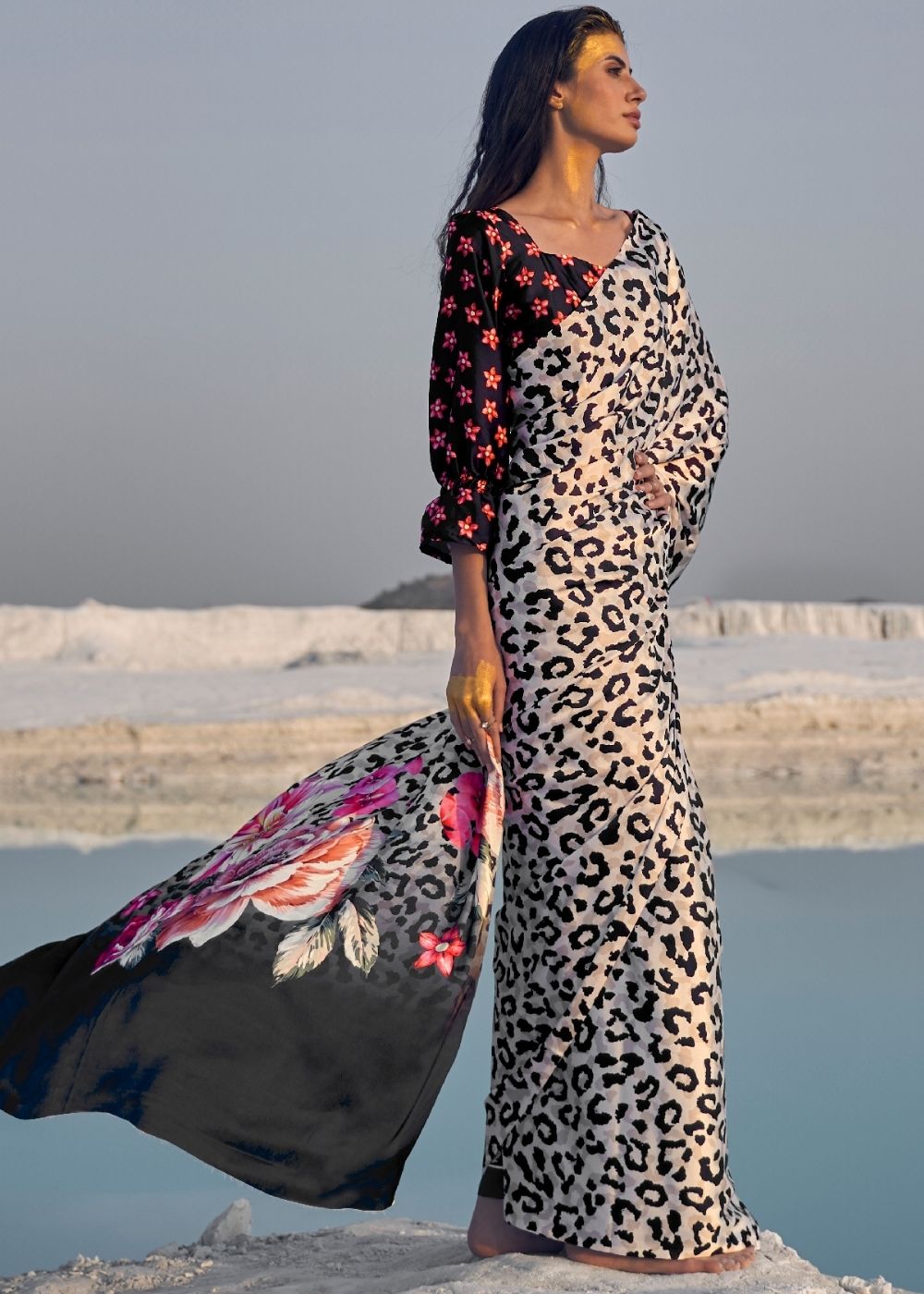 Black and White Leopard Print Crepe Silk Saree Secondary image