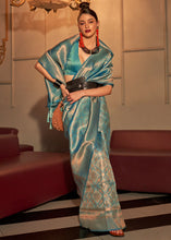 Load image into Gallery viewer, Munsell Blue Two Tone Handloom Weaving Kanjivaram Silk Saree : Top Pick Clothsvilla