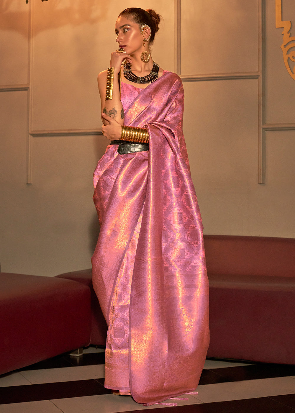 Taffy Pink Two Tone Handloom Weaving Kanjivaram Silk Saree : Top Pick Clothsvilla Main image