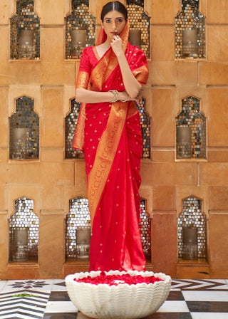 Crimson Red Woven Kanjivaram Silk Saree : Top Pick Clothsvilla