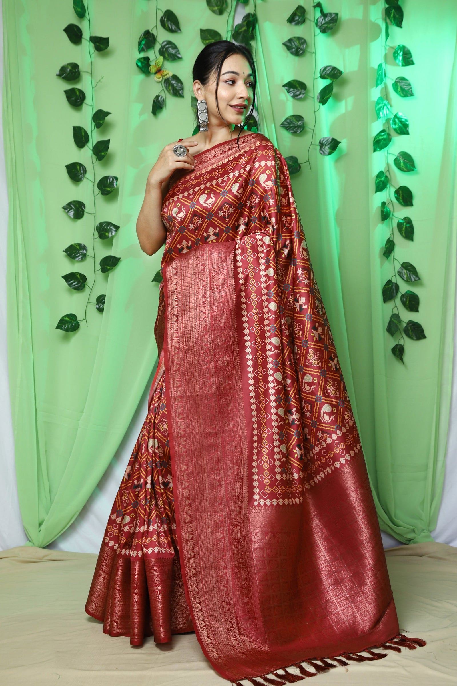 Gala Ikat Patola Printed Woven Saree Maroon Clothsvilla