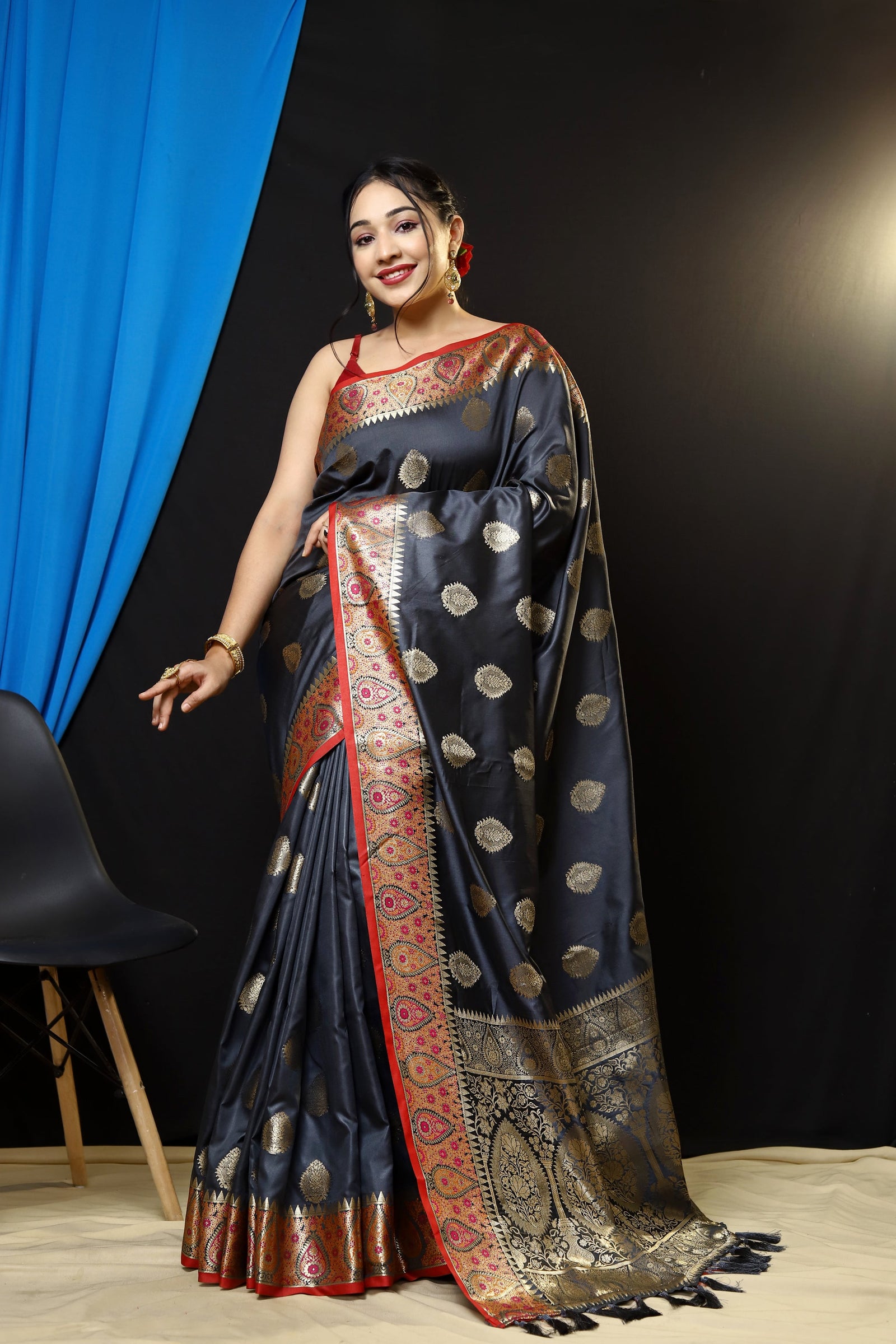 Sunheri Dola Silk Contrast Woven Saree Dark Grey Clothsvilla
