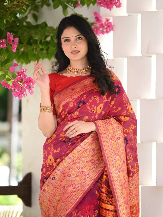 Vestigial Red Pashmina saree With Sempiternal Blouse Piece Secondary image