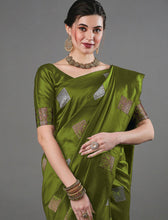 Load image into Gallery viewer, Eloquence Green Soft Silk Saree With Demure Blouse Piece ClothsVilla