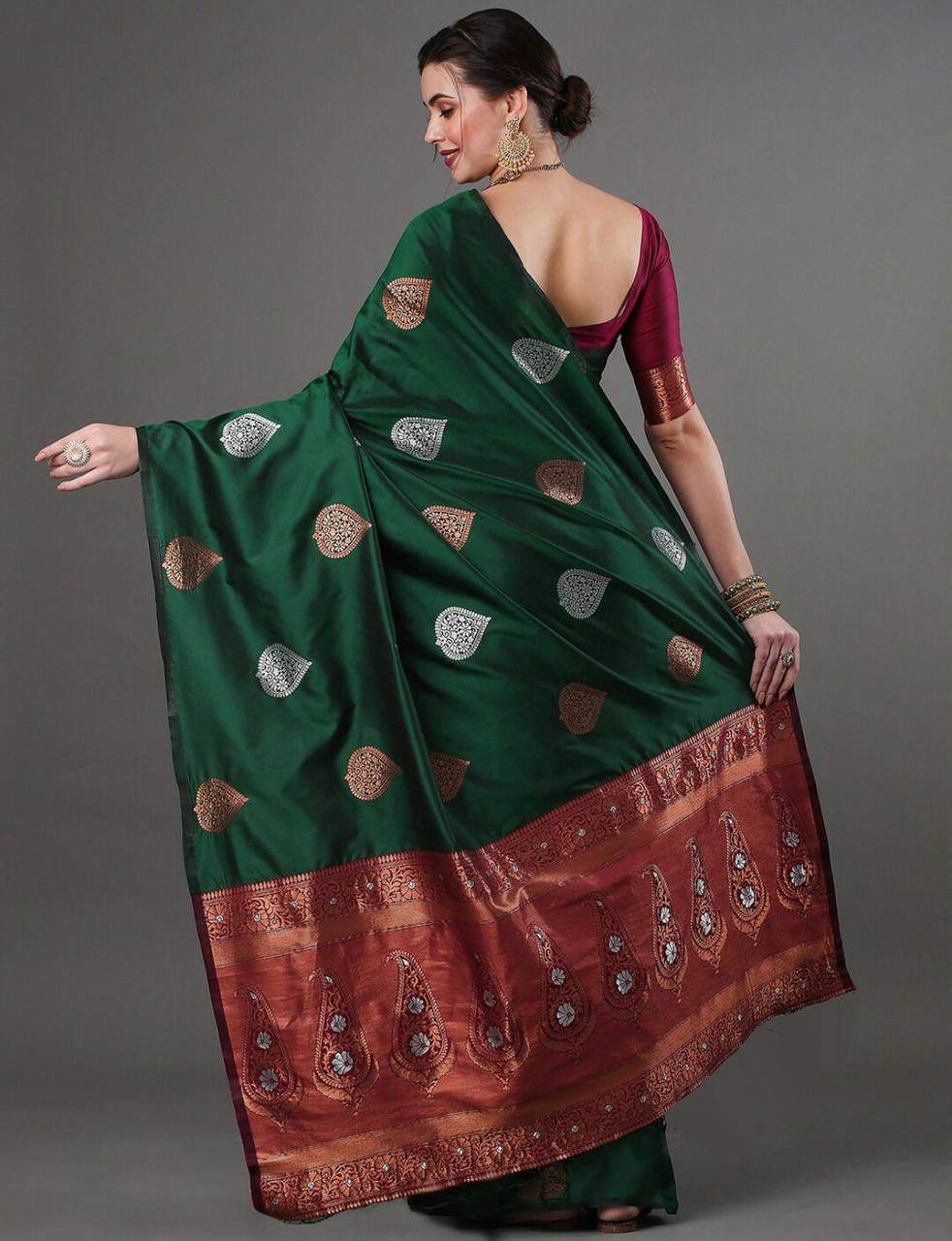 Classy Green Soft Silk Saree With Extraordinary Blouse Piece ClothsVilla