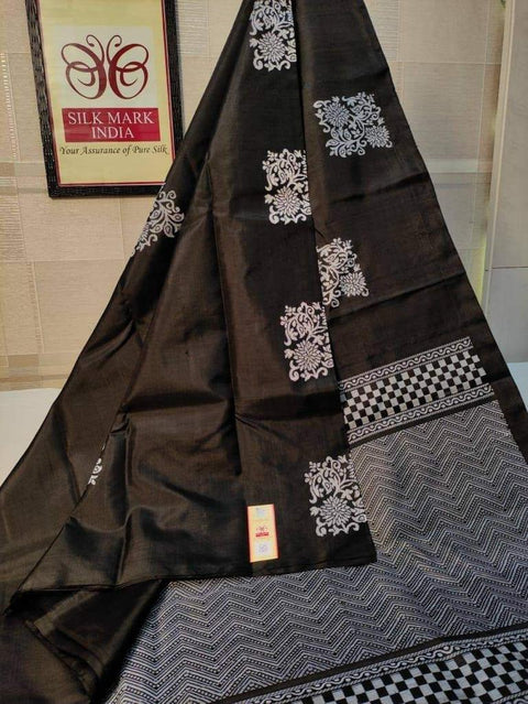 Twirling Black Soft Silk Saree With Entrancing Blouse Piece ClothsVilla Main image