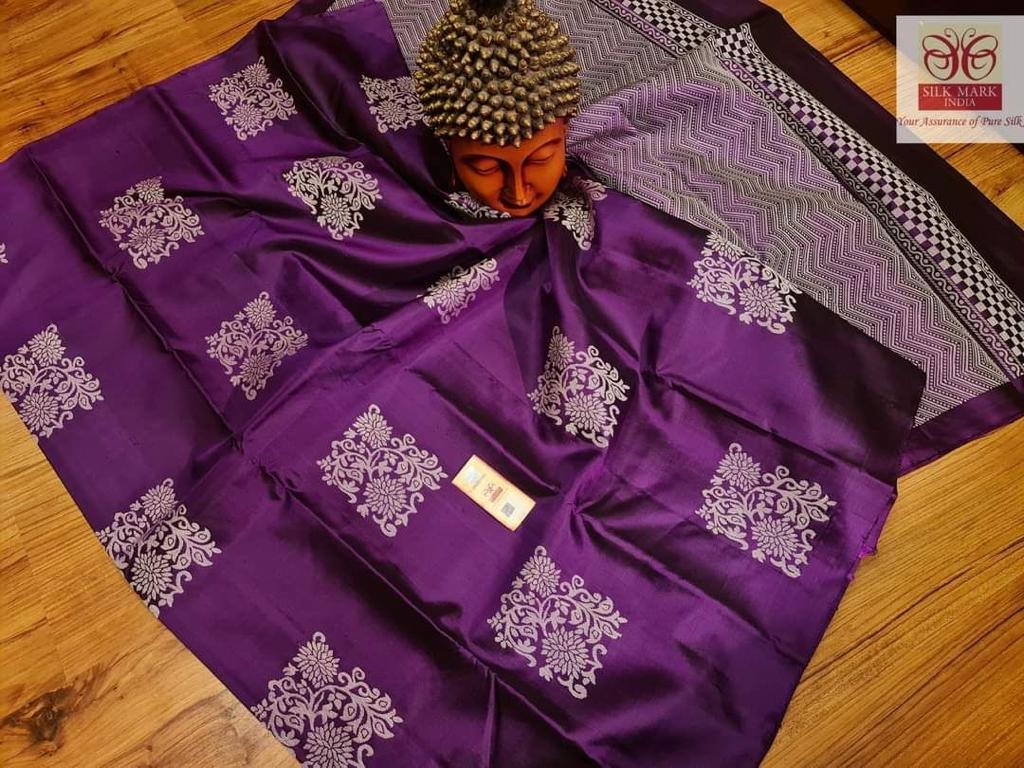 Mesmeric Purple Soft Silk Saree With Ravishing Blouse Piece ClothsVilla