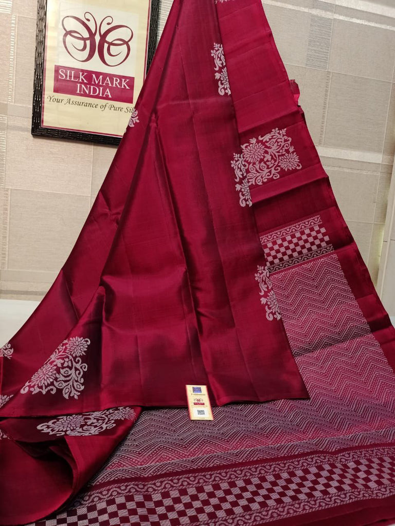 Prettiest Stunning Red Soft Silk Saree With Preferable Blouse Piece ClothsVilla