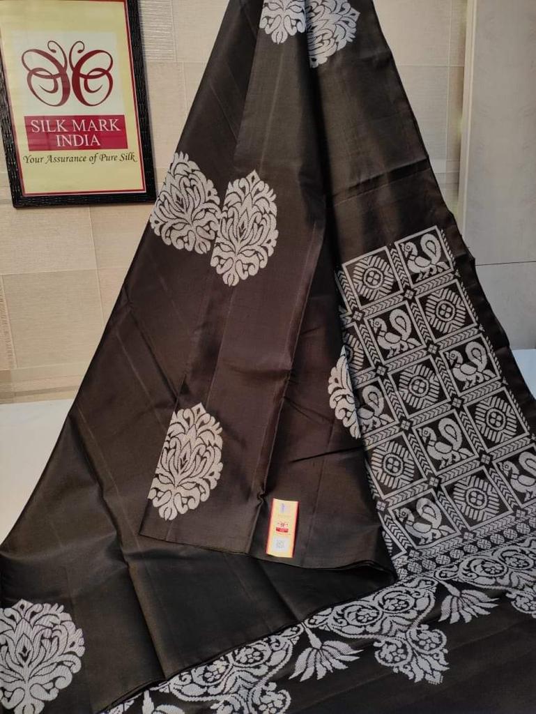 Fancifull Black Soft Silk Saree With Delightful Blouse Piece ClothsVilla Main image