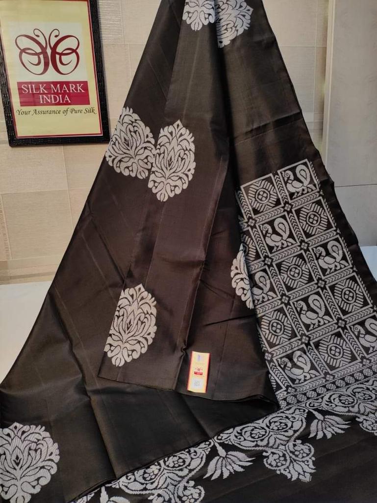 Fancifull Black Soft Silk Saree With Delightful Blouse Piece ClothsVilla