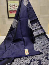 Load image into Gallery viewer, Surpassing Navy Blue Soft Silk Saree With Appealing Blouse Piece ClothsVilla