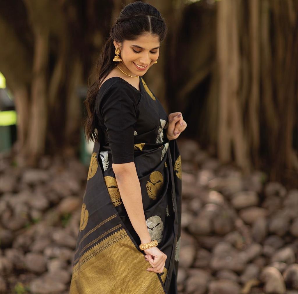 Captivating Black Soft Silk Saree With Majesty Blouse Piece ClothsVilla