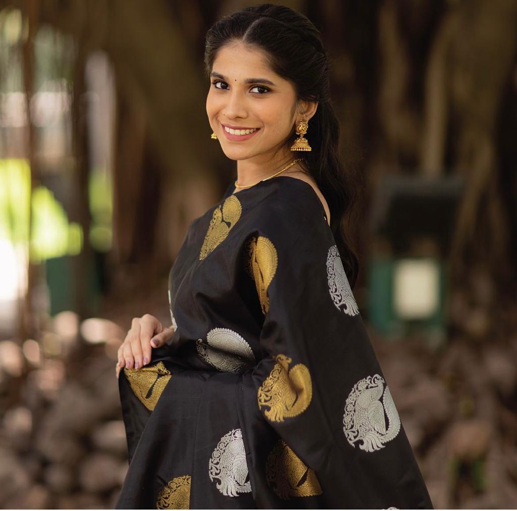 Captivating Black Soft Silk Saree With Majesty Blouse Piece ClothsVilla