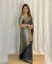 Load image into Gallery viewer, Tremendous Black Soft Silk Saree With Super Proficient Blouse Piece ClothsVilla