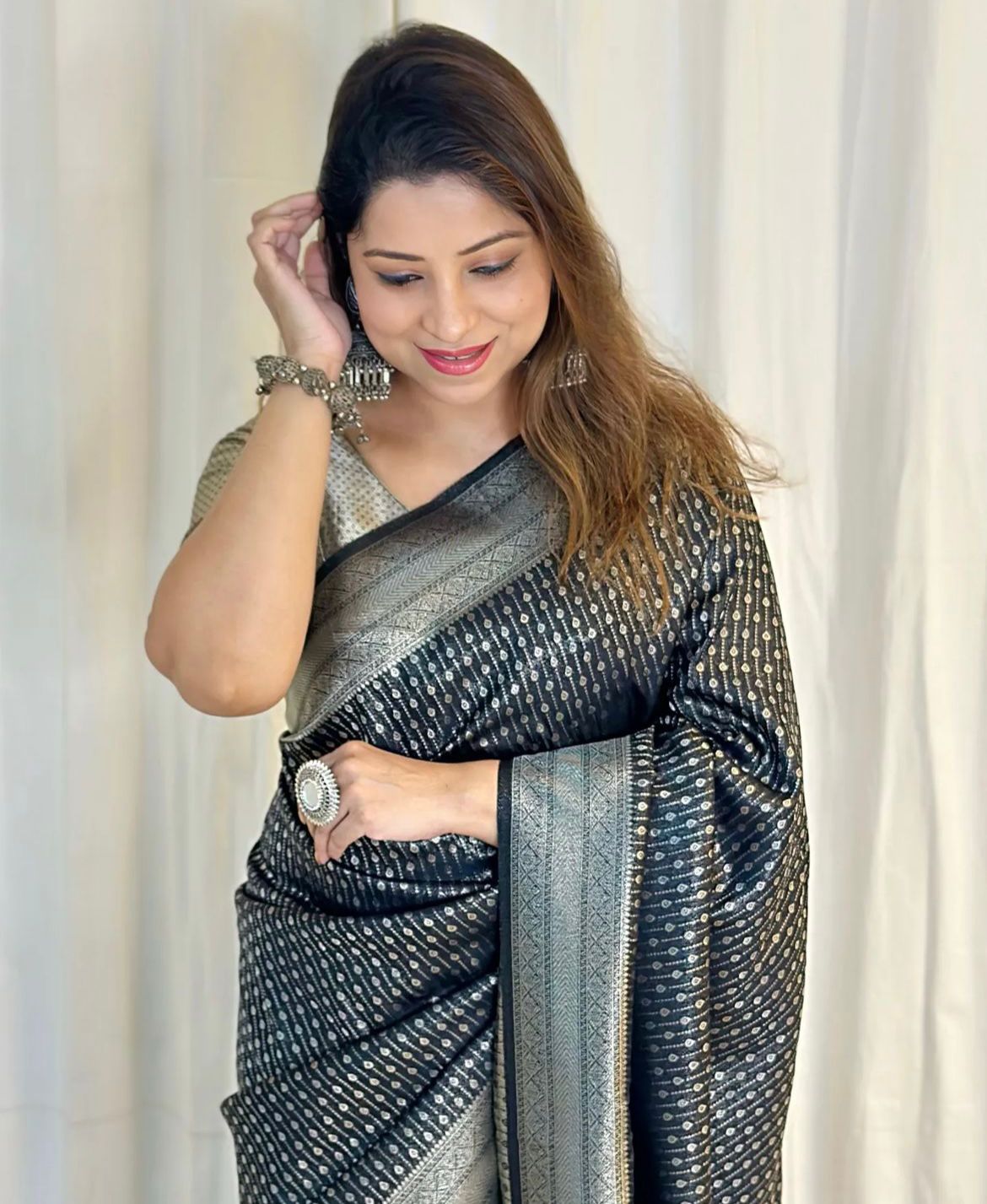 Tremendous Black Soft Silk Saree With Super Proficient Blouse Piece ClothsVilla